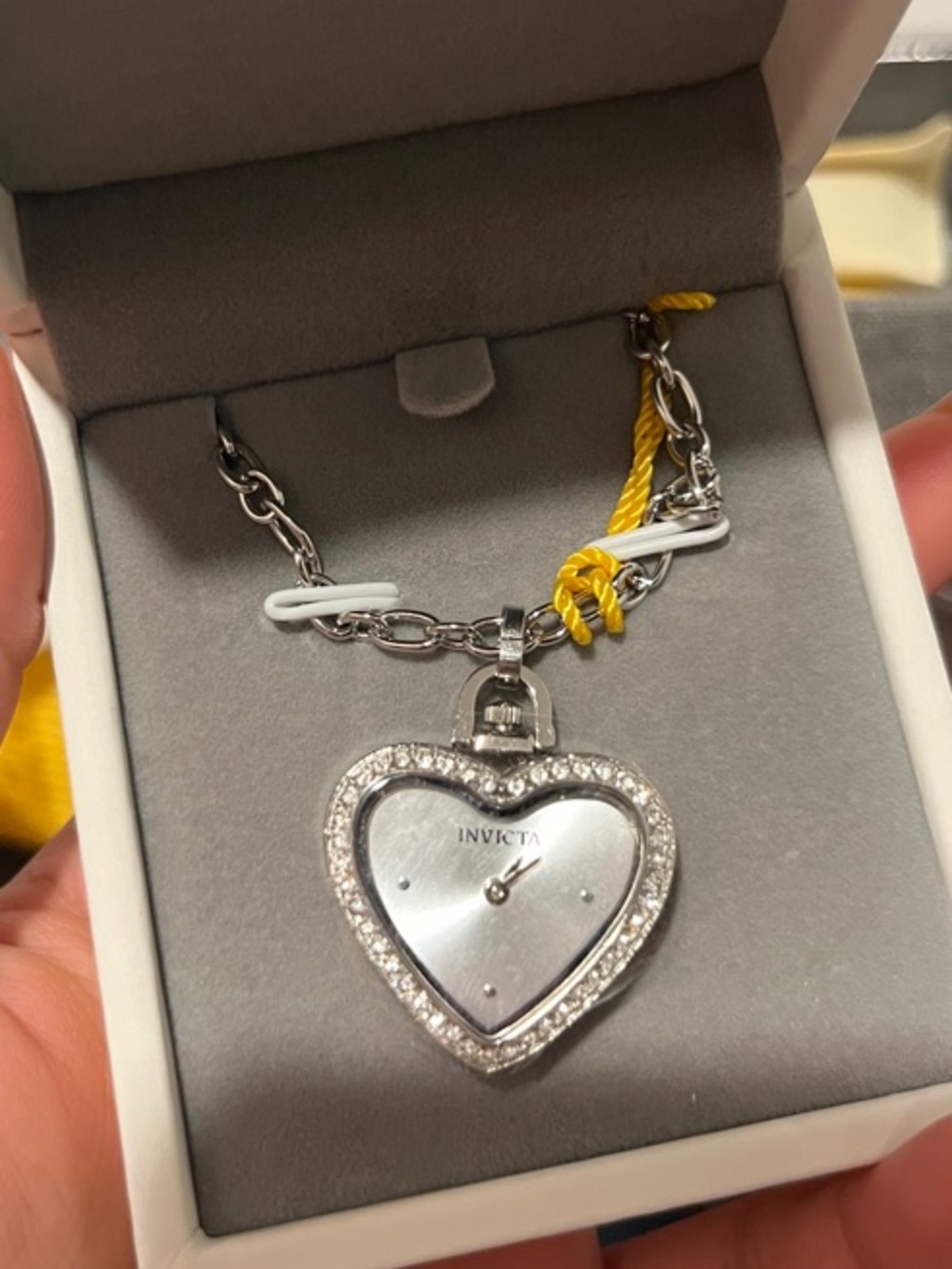 Invicta Ángel Silver Heart Pendant Necklace with Crystal - Picture 2 of 3